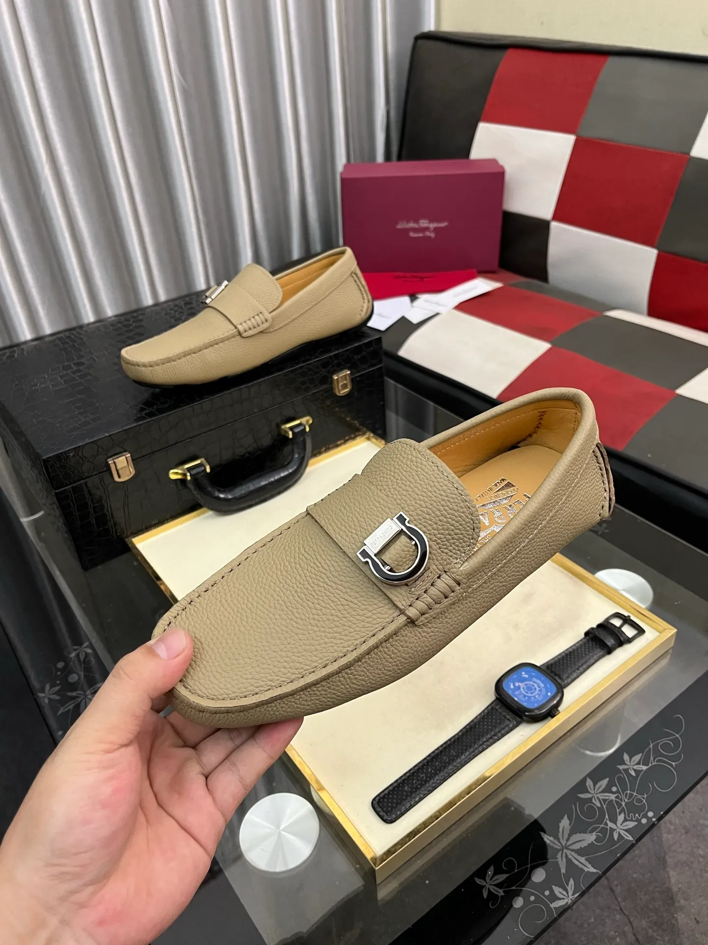 Men's shoes 💰560⌚️⌚️ Ferragamo [Ferragamo] new high-end quality framed shoes. The style is luxurious and elegant, with equal emphasis on practicality and style. We pay special attention to quality and details. The shoe last leather, workmanship and comfort are not inferior! Material: Imported first-layer soft cowhide leather upper ➕Genuine leather lining, code number: 38-446️⃣colors available